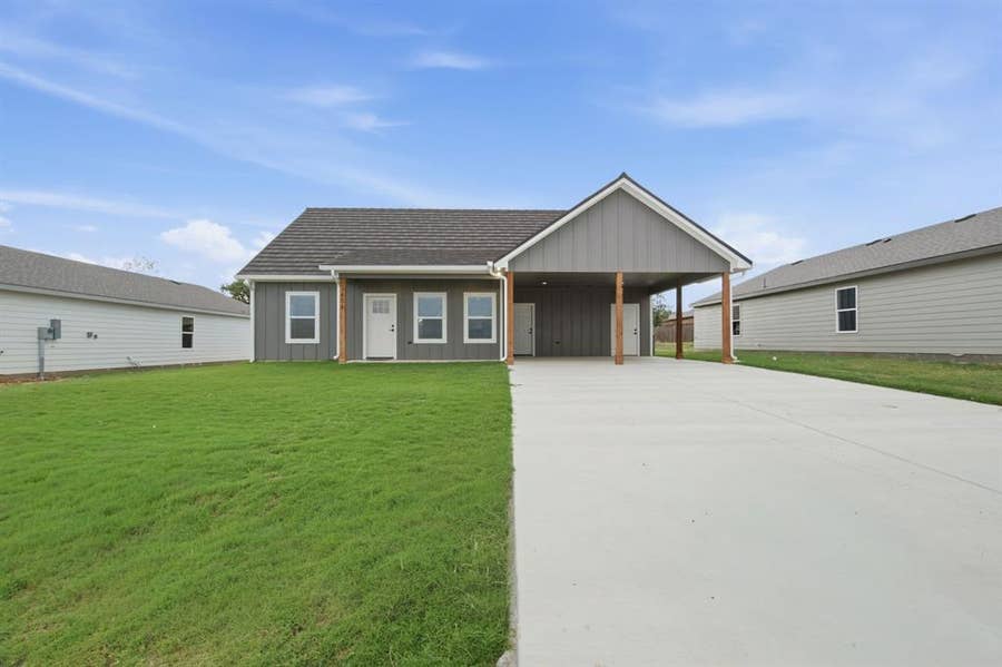 Property photo for 408 Poplar Court, Hico, TX