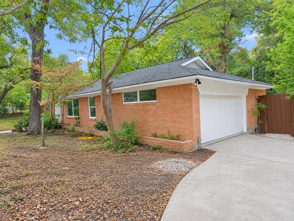 7443 Daingerfield Drive, Dallas, TX 75227