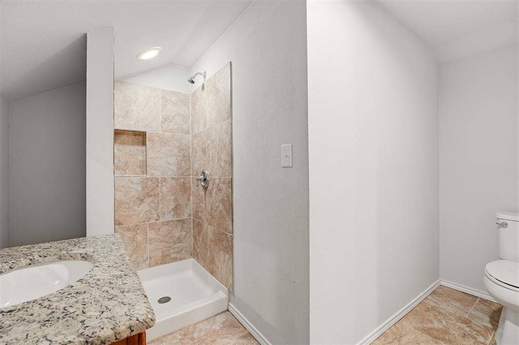 9221 Plano Road, Dallas, TX 75238 9221 Plano Road, Dallas, TX 75238