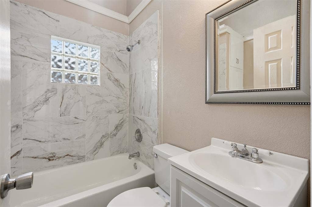 9221 Plano Road, Dallas, TX 75238 9221 Plano Road, Dallas, TX 75238