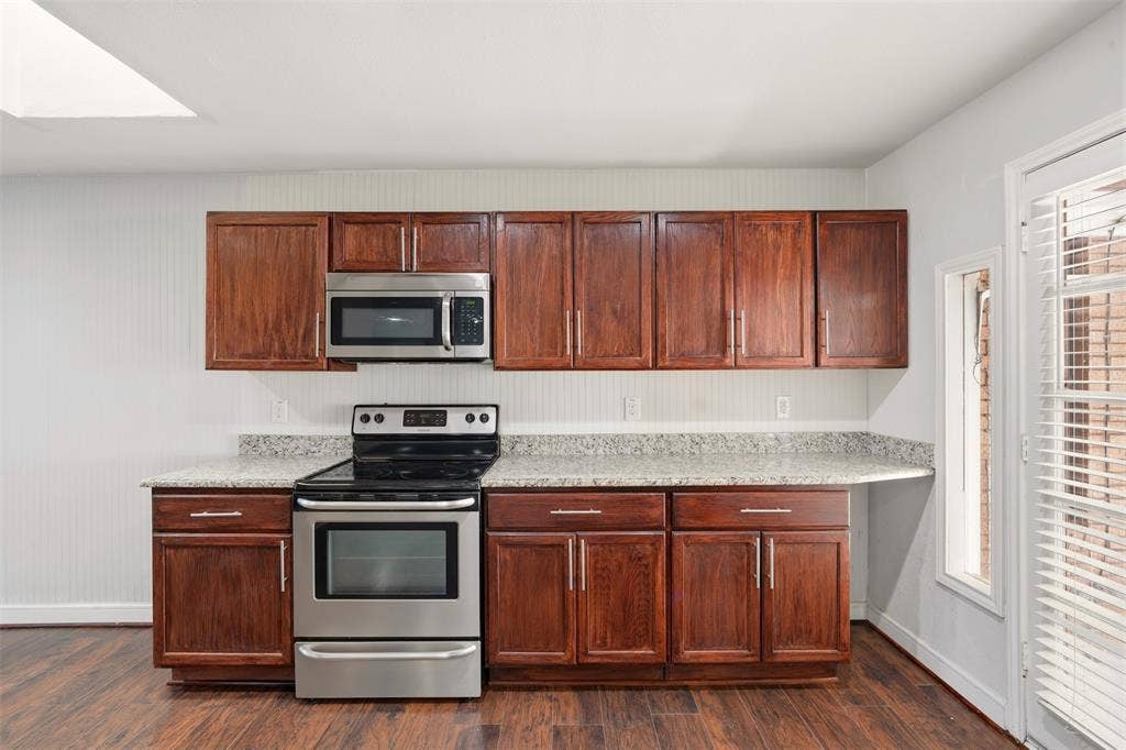 9221 Plano Road, Dallas, TX 75238 9221 Plano Road, Dallas, TX 75238