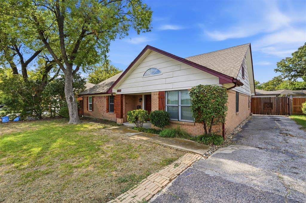 9221 Plano Road, Dallas, TX 75238 9221 Plano Road, Dallas, TX 75238