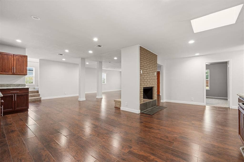 9221 Plano Road, Dallas, TX 75238 9221 Plano Road, Dallas, TX 75238