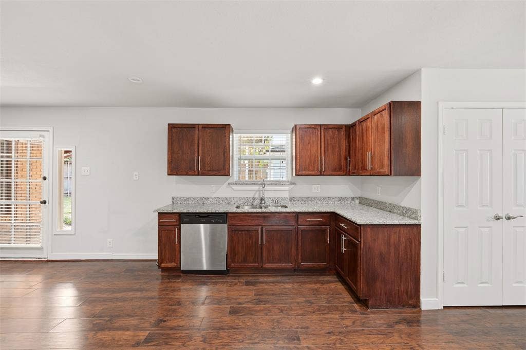 9221 Plano Road, Dallas, TX 75238 9221 Plano Road, Dallas, TX 75238