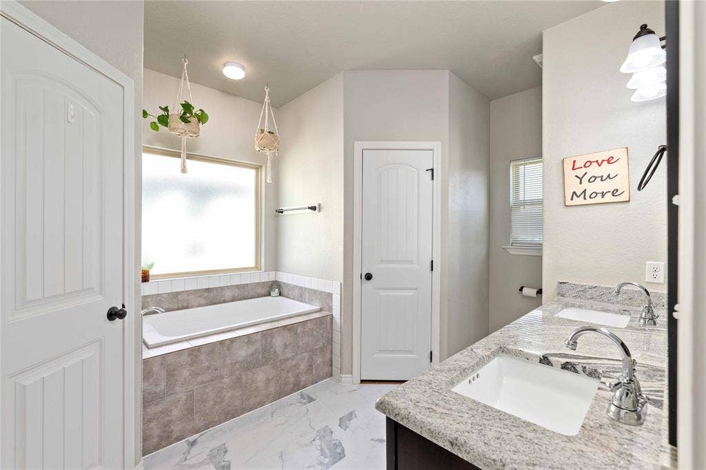 5407 Arrowhead Drive, Granbury, TX 76048 Master
