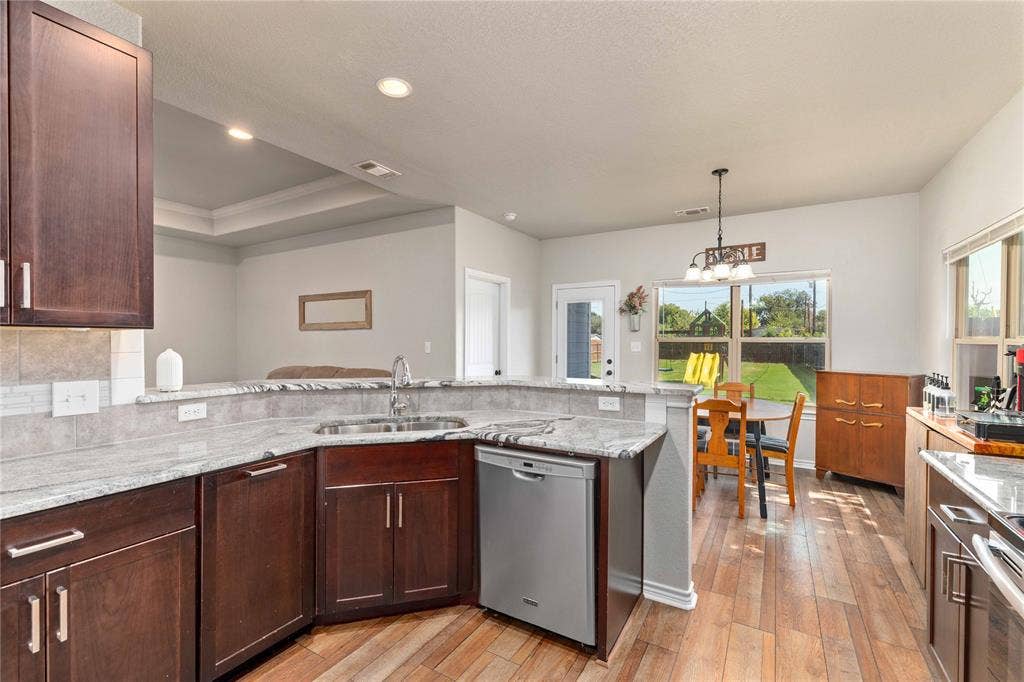 5407 Arrowhead Drive, Granbury, TX 76048 5407 Arrowhead Drive, Granbury, TX 76048