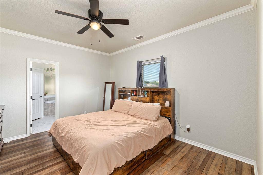 5407 Arrowhead Drive, Granbury, TX 76048 5407 Arrowhead Drive, Granbury, TX 76048