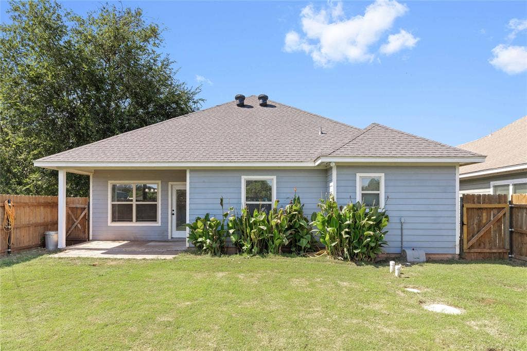 5407 Arrowhead Drive, Granbury, TX 76048 5407 Arrowhead Drive, Granbury, TX 76048