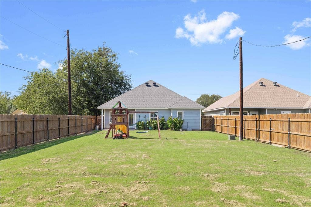 5407 Arrowhead Drive, Granbury, TX 76048 5407 Arrowhead Drive, Granbury, TX 76048