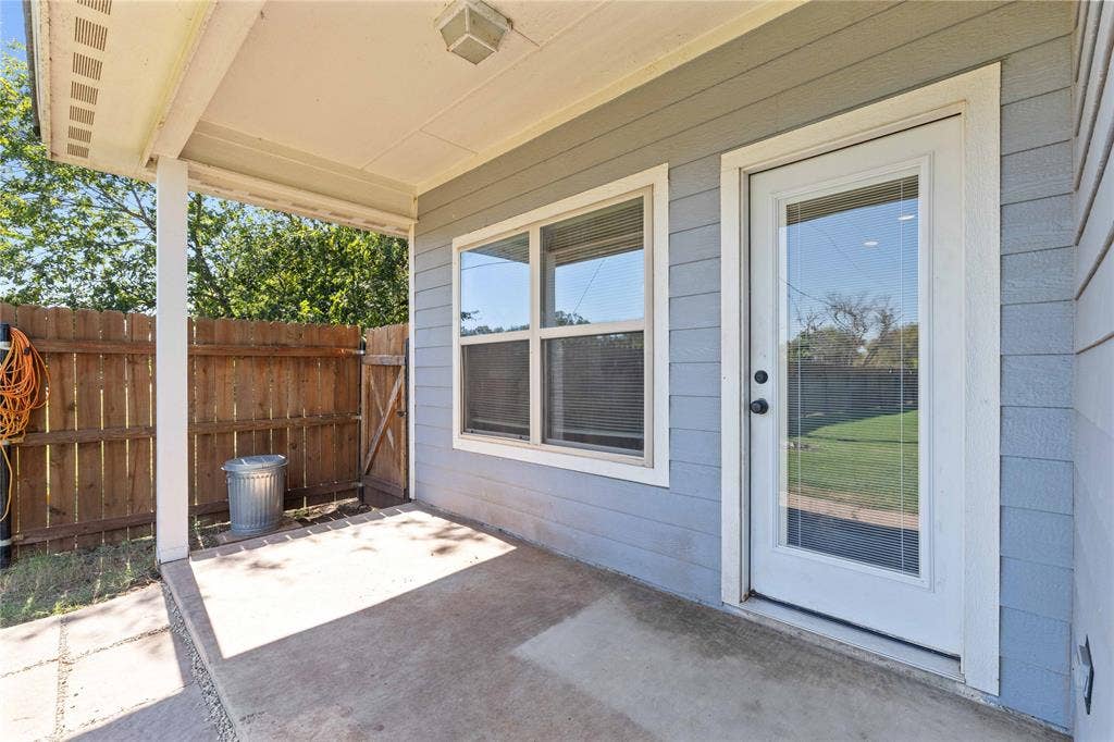 5407 Arrowhead Drive, Granbury, TX 76048 5407 Arrowhead Drive, Granbury, TX 76048