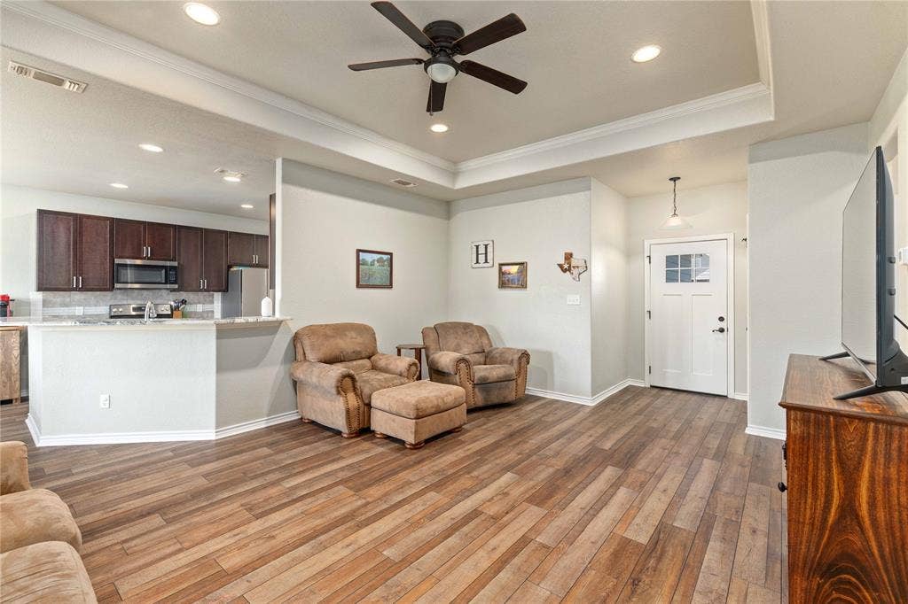 5407 Arrowhead Drive, Granbury, TX 76048 5407 Arrowhead Drive, Granbury, TX 76048
