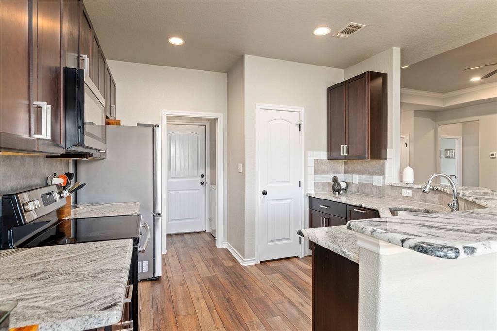 5407 Arrowhead Drive, Granbury, TX 76048 5407 Arrowhead Drive, Granbury, TX 76048