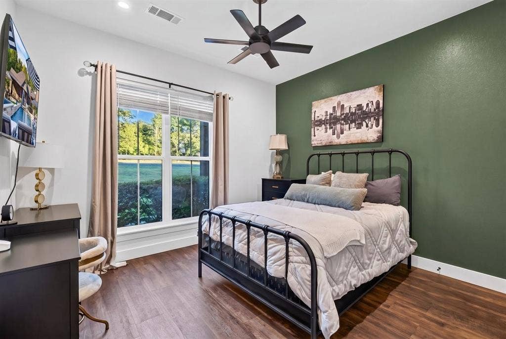 104 Oakbend Trail, Mabank, TX 75147 Bedroom Three with Jack and Jill Bath. Main Residence.