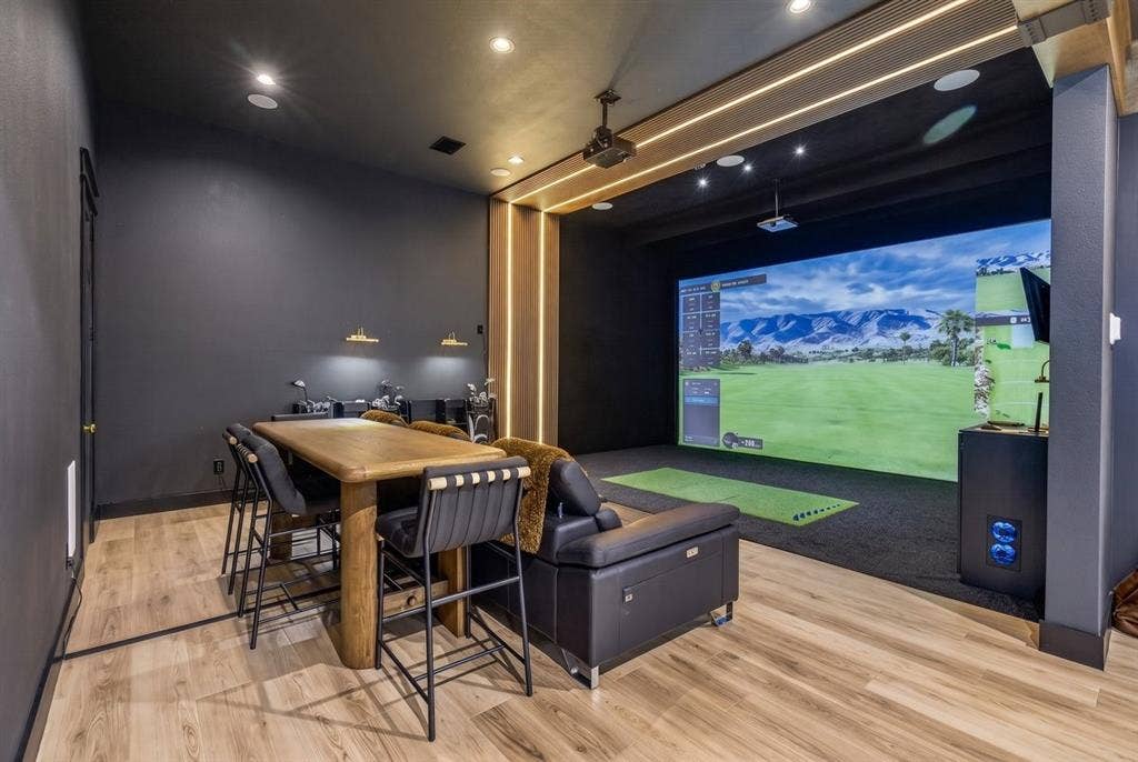 104 Oakbend Trail, Mabank, TX 75147 Practice, play, and improve your game year-round with the TrackMan golf simulator.
