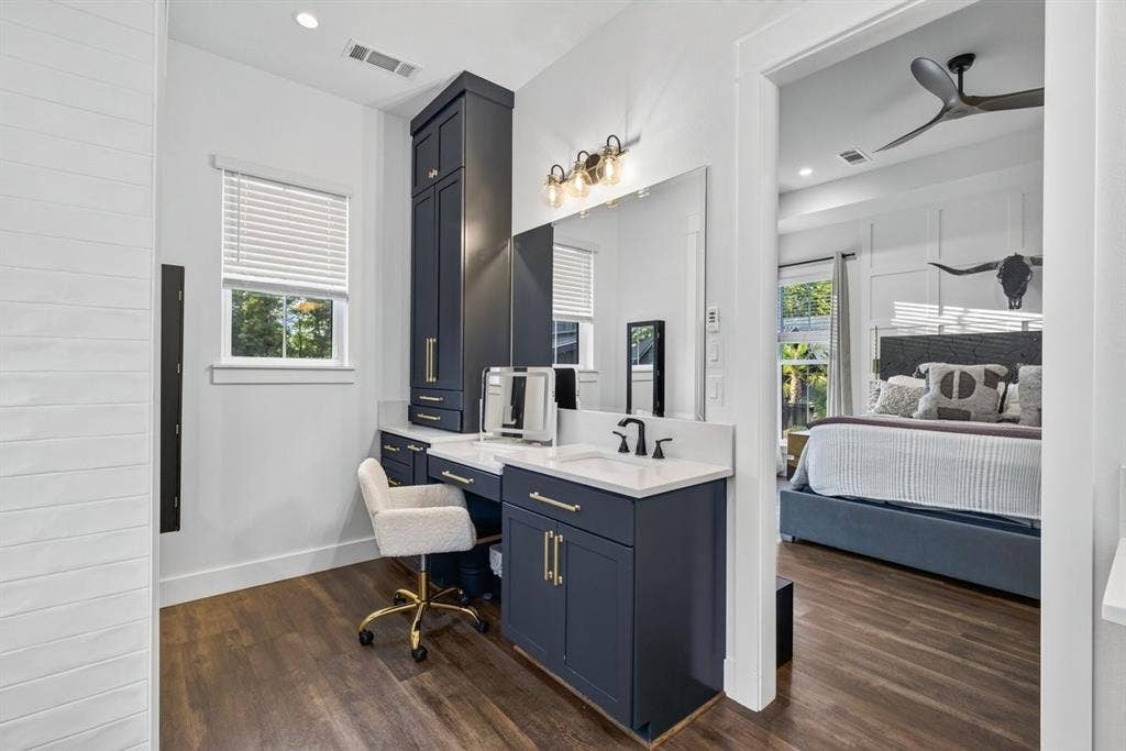 104 Oakbend Trail, Mabank, TX 75147 Dedicated makeup vanity with custom cabinetry, ample storage, and generous countertop space. Main Residence.