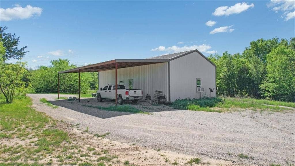 2377 FM 36 N, Farmersville, TX 75442 Barndo style workshop with utilities and rooms