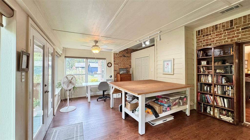 115 Meadowood Road, Enchanted Oaks, TX 75156 115 Meadowood Road, Enchanted Oaks, TX 75156