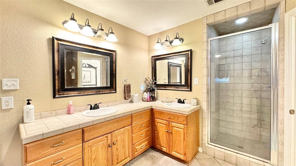 115 Meadowood Road, Enchanted Oaks, TX 75156 115 Meadowood Road, Enchanted Oaks, TX 75156