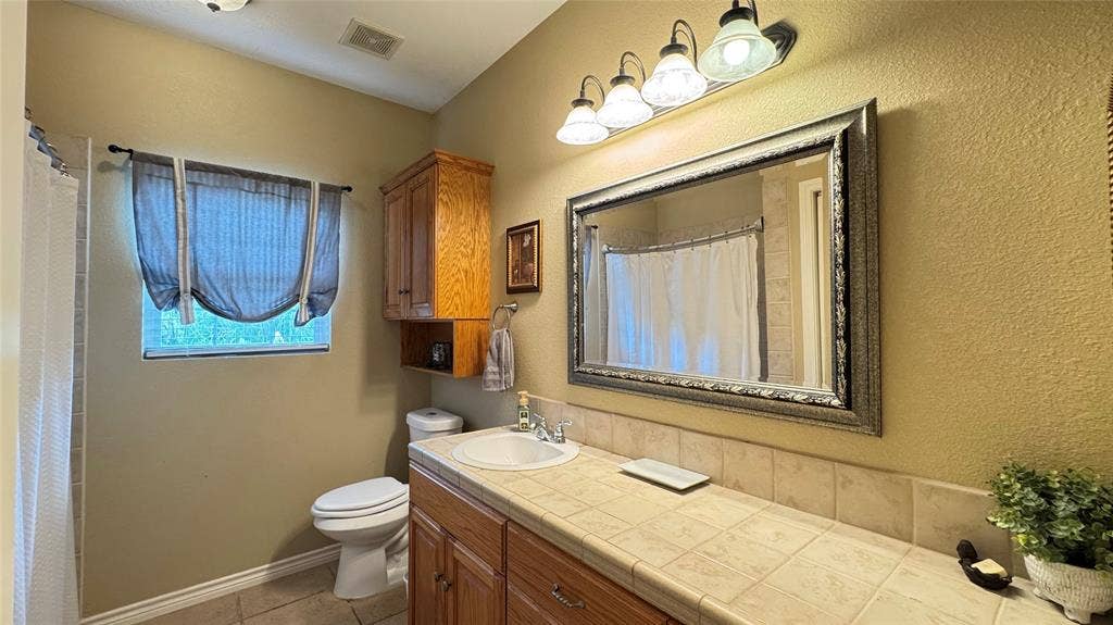 115 Meadowood Road, Enchanted Oaks, TX 75156 115 Meadowood Road, Enchanted Oaks, TX 75156