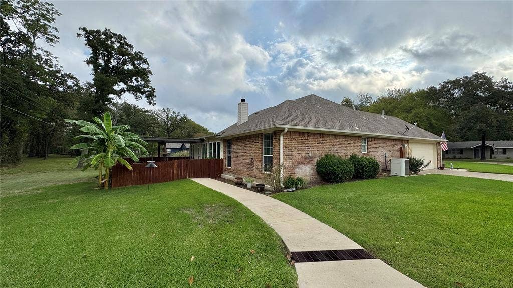 115 Meadowood Road, Enchanted Oaks, TX 75156 115 Meadowood Road, Enchanted Oaks, TX 75156