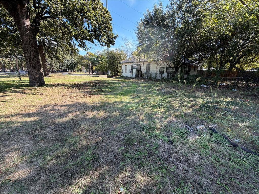 3915 Malcolm X Boulevard, Dallas, TX 75215 3915 Malcolm X Boulevard, Dallas, TX 75215