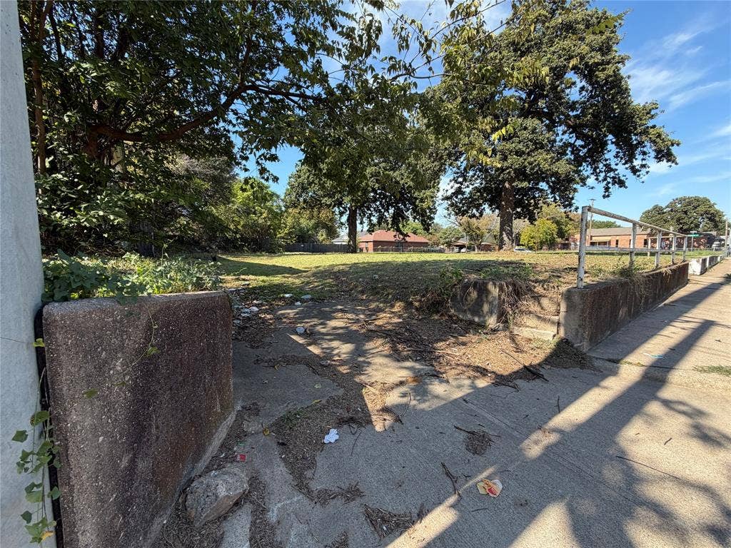 3915 Malcolm X Boulevard, Dallas, TX 75215 3915 Malcolm X Boulevard, Dallas, TX 75215