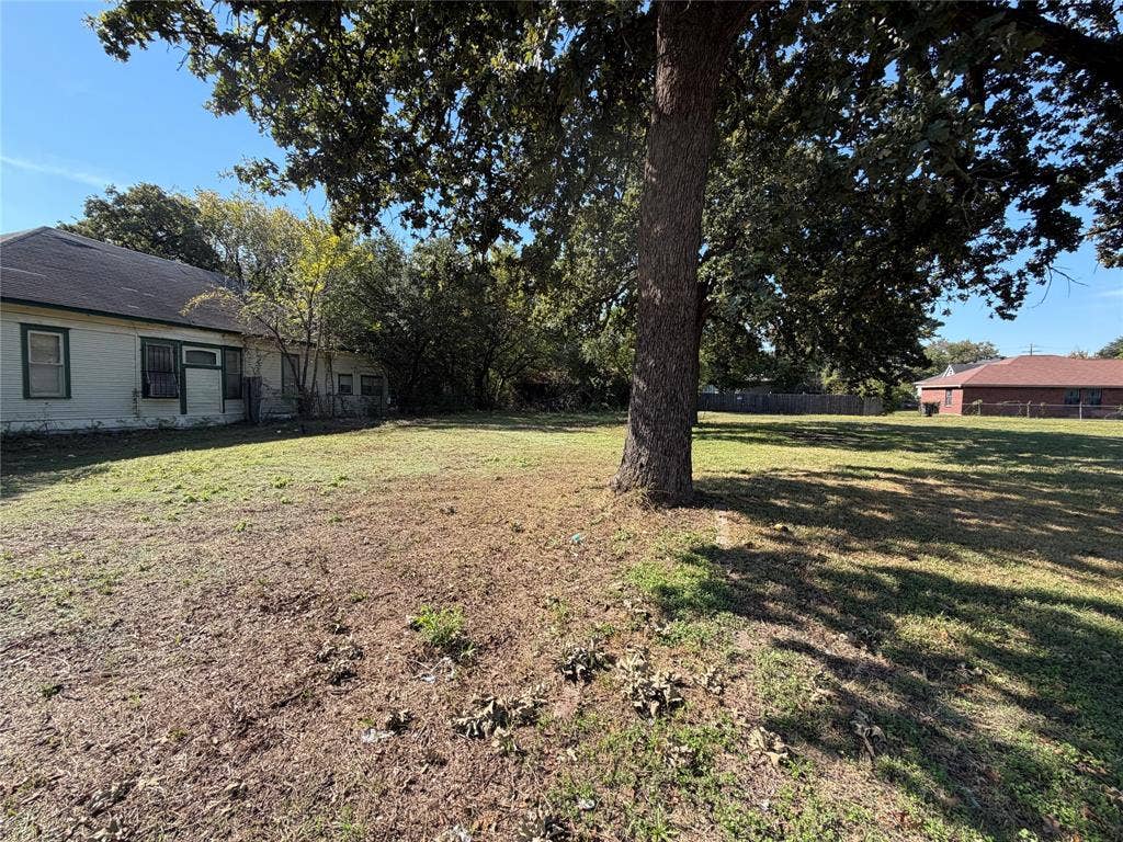 3915 Malcolm X Boulevard, Dallas, TX 75215 3915 Malcolm X Boulevard, Dallas, TX 75215