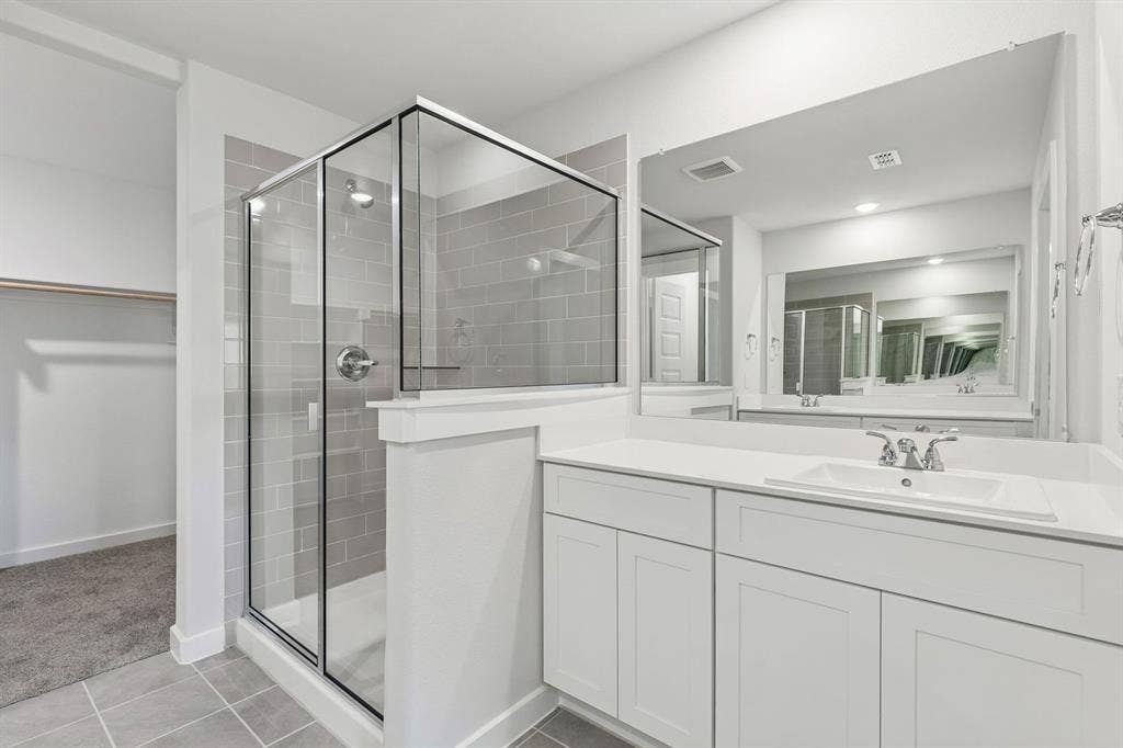 4107 Fork Drive, Farmersville, TX 75442 Primary Bathroom in the Harrison home plan – REPRESENTATIVE PHOTO