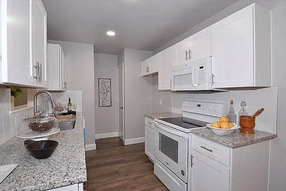 3105 Medina Street, Irving, TX 75061 3105 Medina Street, Irving, TX 75061
