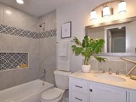 3105 Medina Street, Irving, TX 75061 3105 Medina Street, Irving, TX 75061