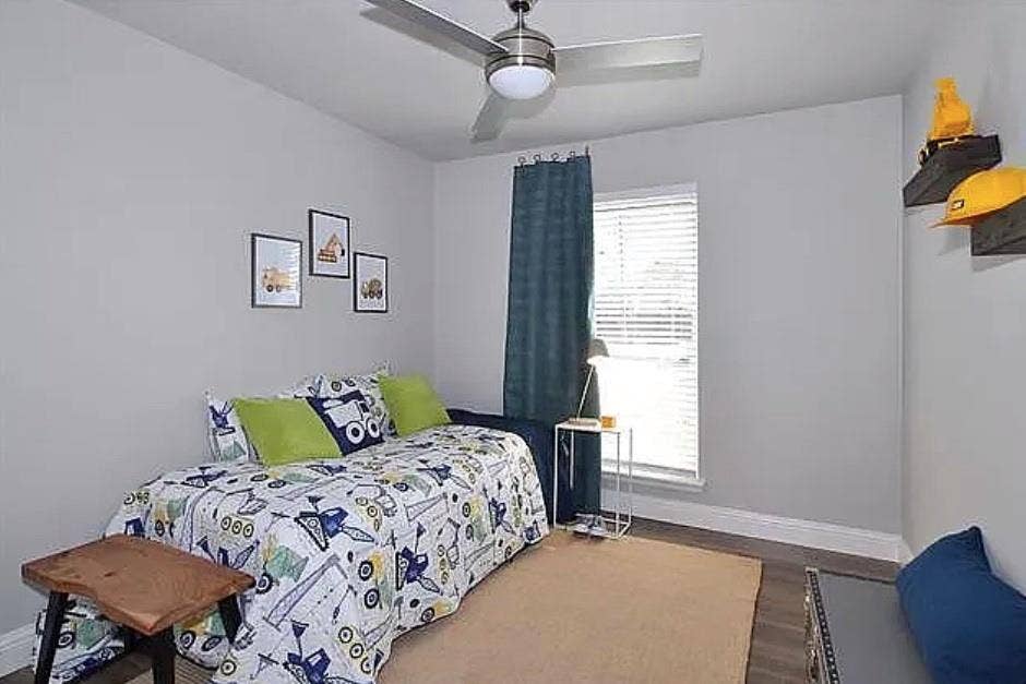 3105 Medina Street, Irving, TX 75061 3105 Medina Street, Irving, TX 75061