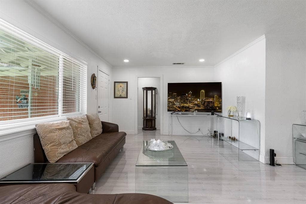 2546 Havenhurst Street, Farmers Branch, TX 75234 2546 Havenhurst Street, Farmers Branch, TX 75234