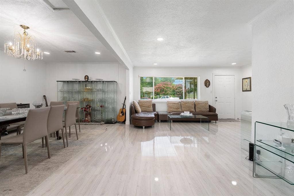 2546 Havenhurst Street, Farmers Branch, TX 75234 2546 Havenhurst Street, Farmers Branch, TX 75234