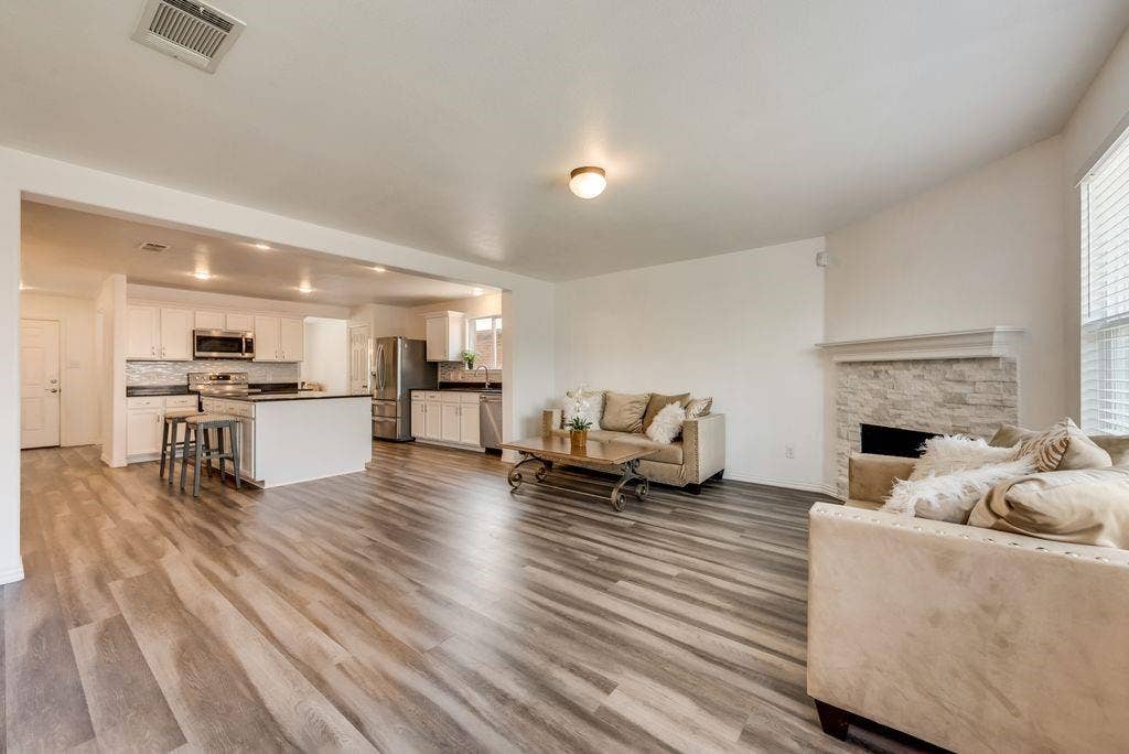 6916 Derbyshire Drive, Fort Worth, TX 76137