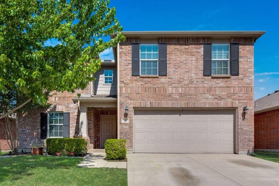 Property photo for 6916 Derbyshire Drive, Fort Worth, TX