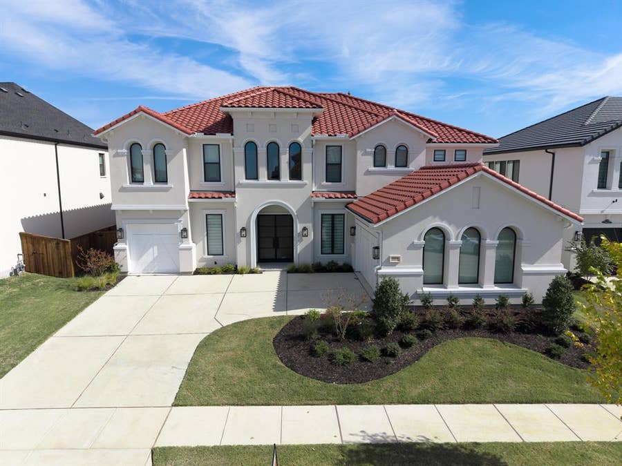 Property photo for 10694 Hollydale Lane, Frisco, TX