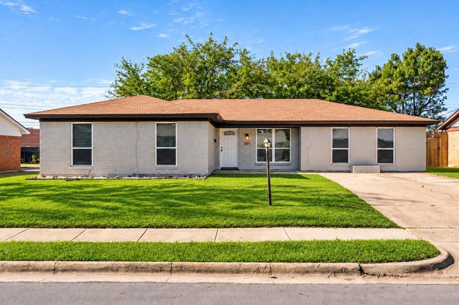 Property photo for 301 Linda Drive, Burleson, TX