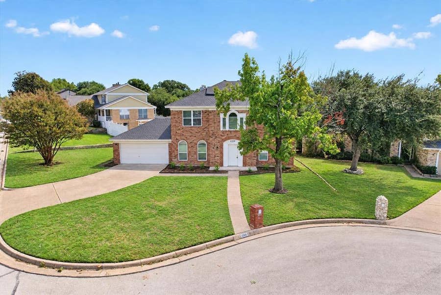 Property photo for 4309 Downsview Court, Arlington, TX