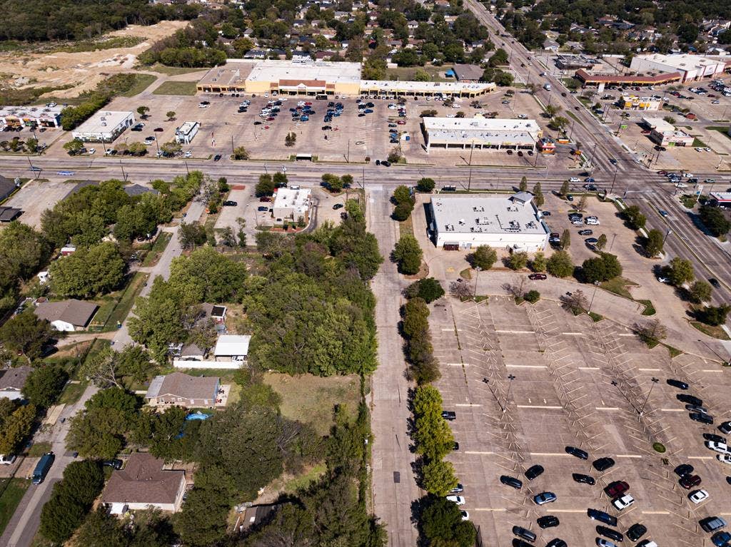 1233 Barredo Street, Dallas, TX 75217