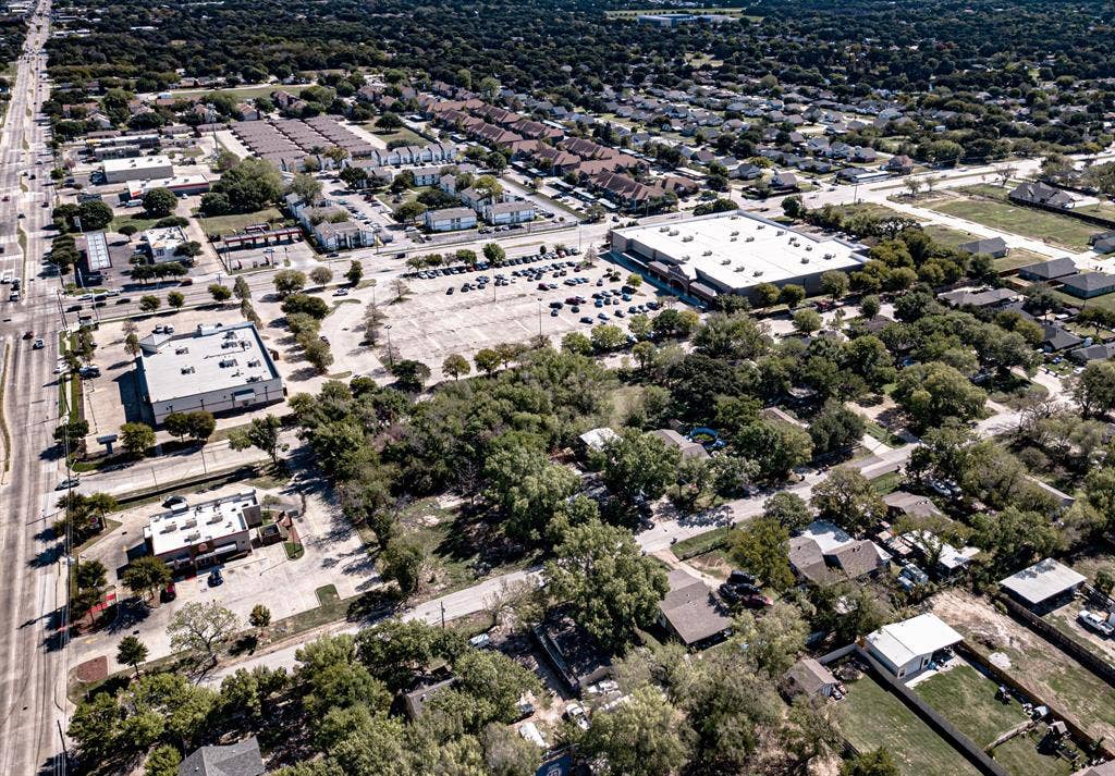 1233 Barredo Street, Dallas, TX 75217