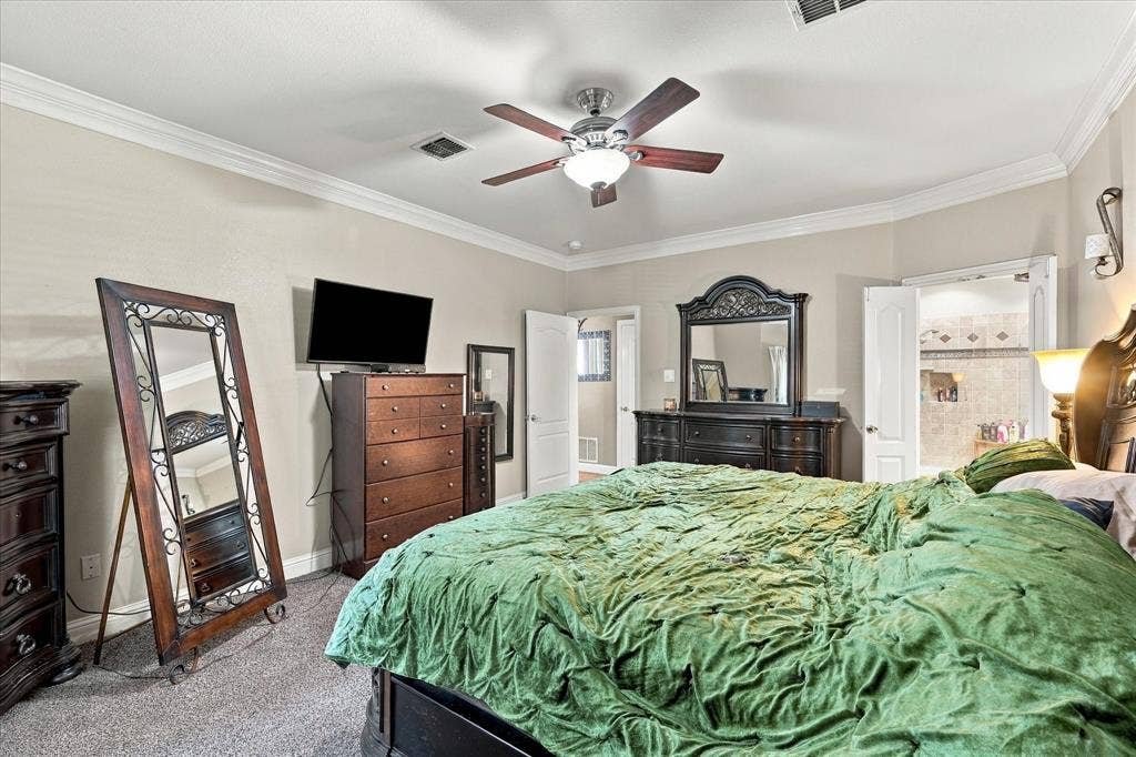 1906 Chapel Cove, Rowlett, TX 75088 Lots of space for all your furniture in this primary suite!