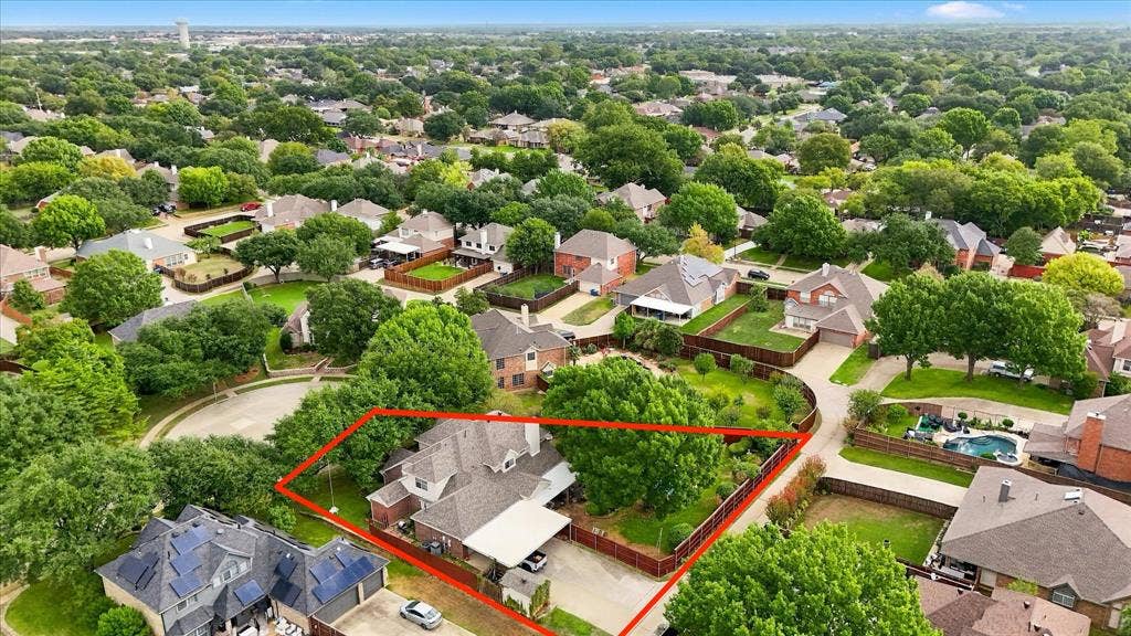 1906 Chapel Cove, Rowlett, TX 75088 Boundary lines are approximate. Buyer and buyers agent to verify.