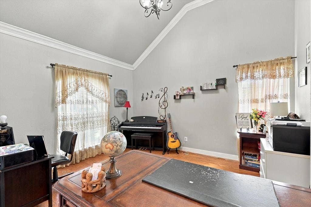 1906 Chapel Cove, Rowlett, TX 75088 Vaulted ceilings in the office / flex space with windows on both walls for lots of natural light.