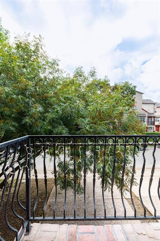 5713 Lewis Street, Dallas, TX 75206 Balcony off guest bedroom