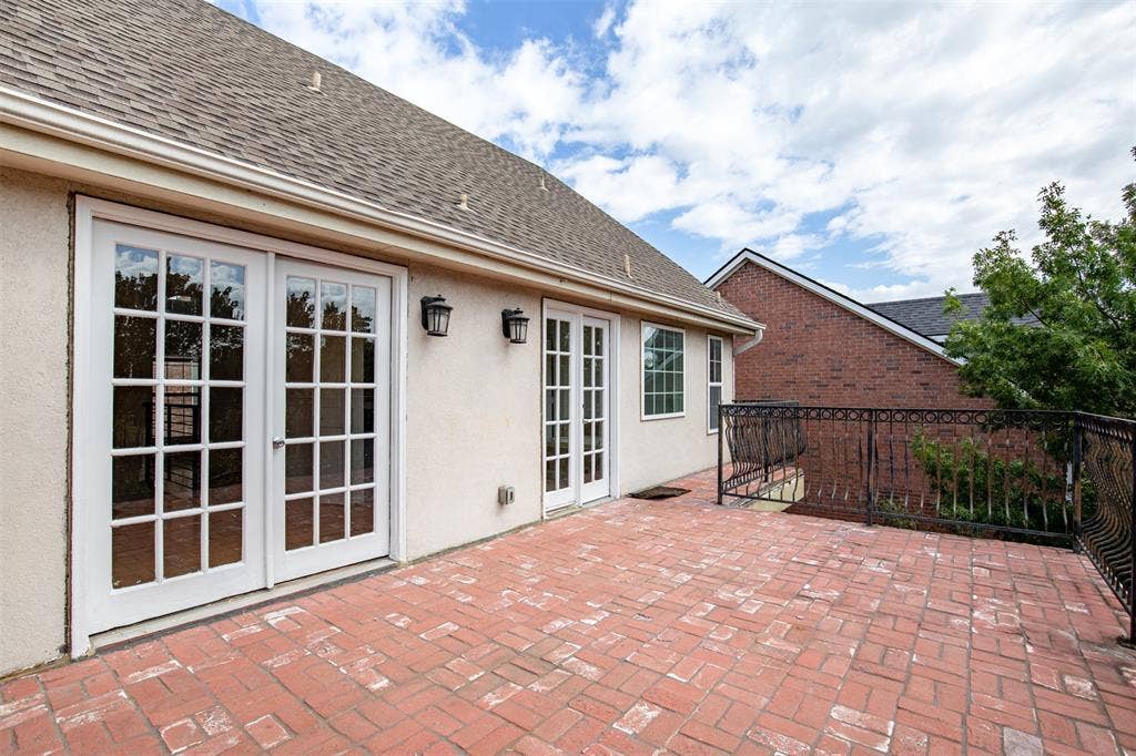 5713 Lewis Street, Dallas, TX 75206 Large terrace off the primary suite