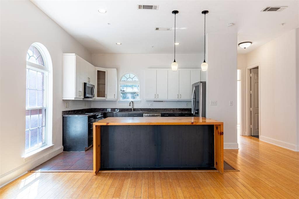 5713 Lewis Street, Dallas, TX 75206 5713 Lewis Street, Dallas, TX 75206
