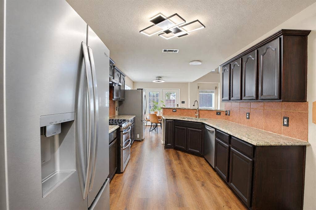 125 Lanshire Drive, Rockwall, TX 75032 125 Lanshire Drive, Rockwall, TX 75032