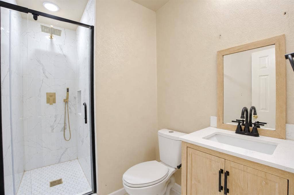 125 Lanshire Drive, Rockwall, TX 75032 125 Lanshire Drive, Rockwall, TX 75032
