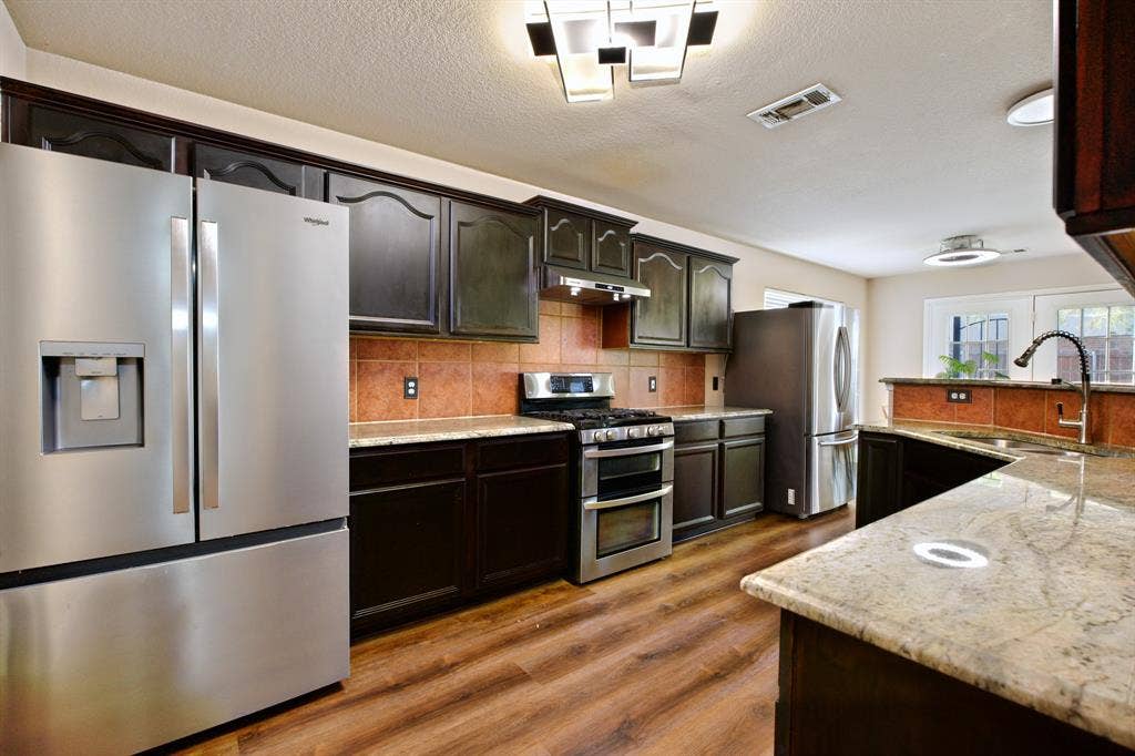 125 Lanshire Drive, Rockwall, TX 75032 125 Lanshire Drive, Rockwall, TX 75032