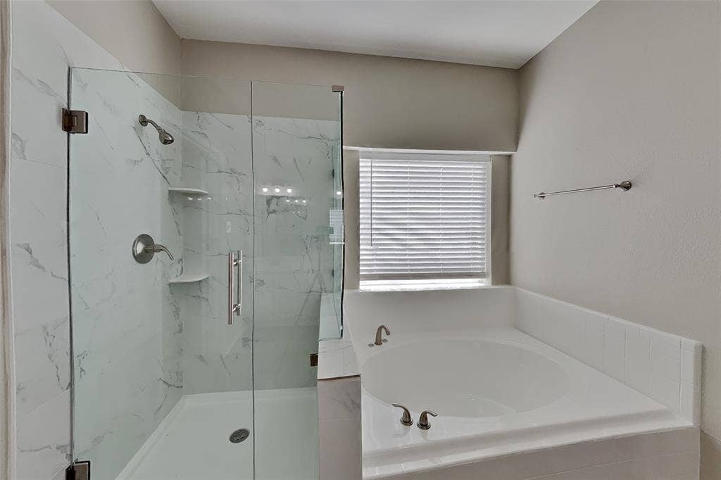 4710 Lincolnshire Drive, Grand Prairie, TX 75052